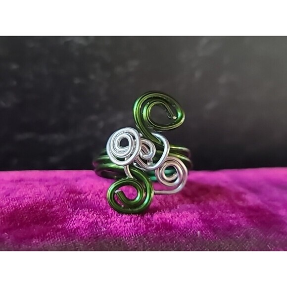 Vintage Green And Silver Tone Metal Wire Wrap Statement Ring, SIZE US 8 - Picture 2 of 10